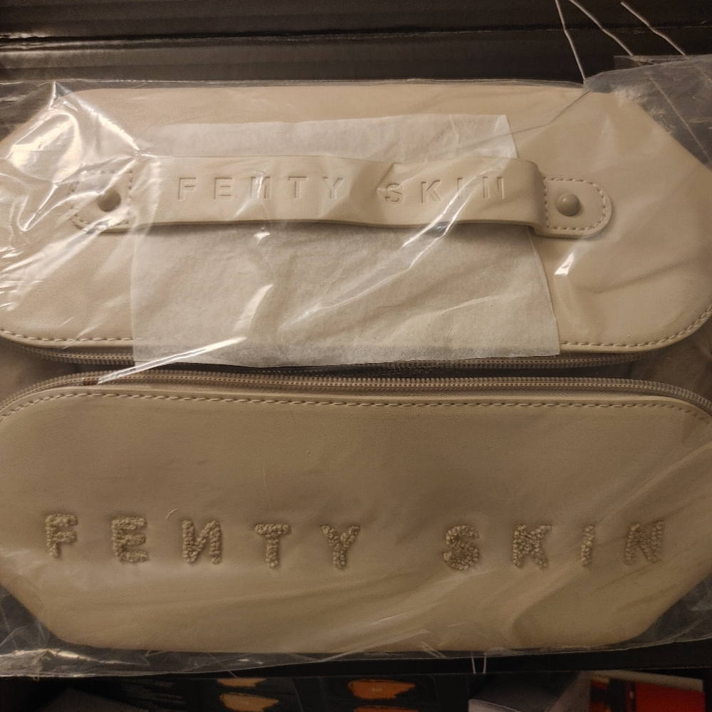 FENTY SKIN- Cosmetic Travel Make-Up Bag. Zippered Bag. New- Never Used - Picture 7 of 10